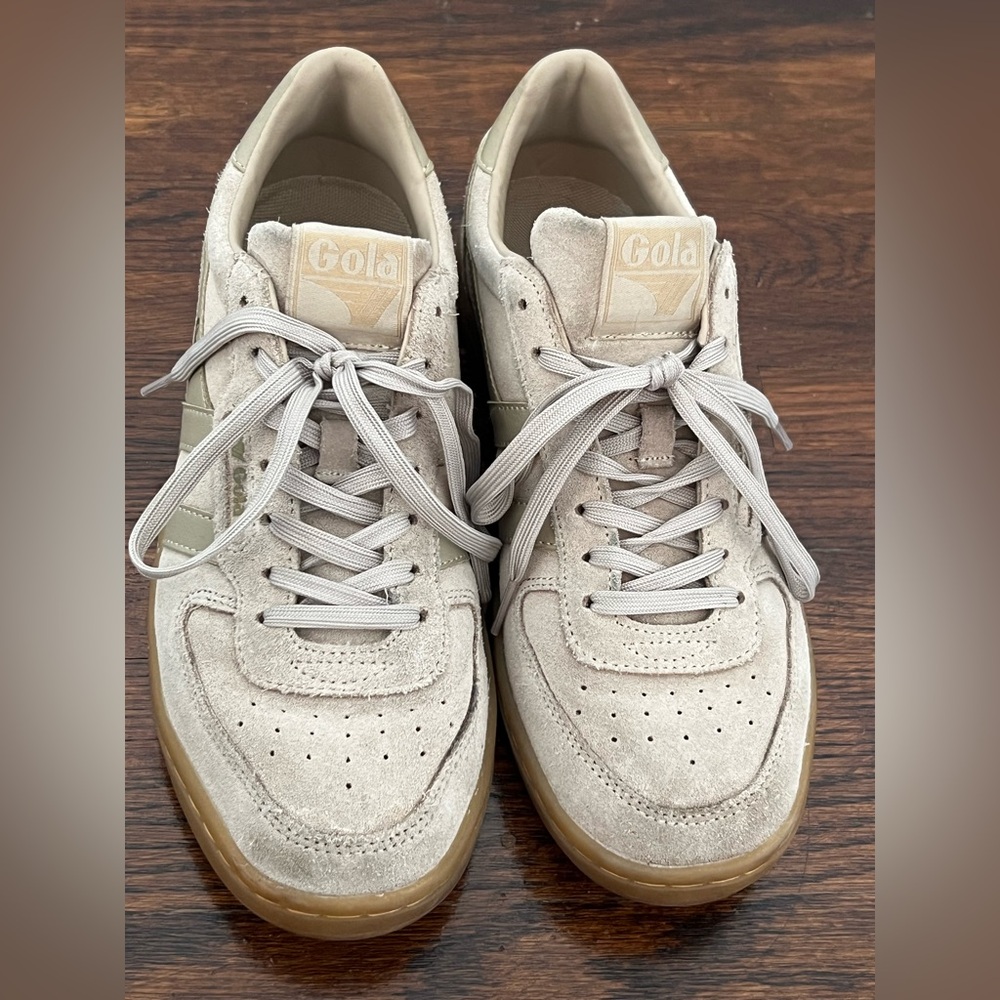 Gola Women’s Beige Suede Sneakers with Gum Sole - Picture 3 of 6